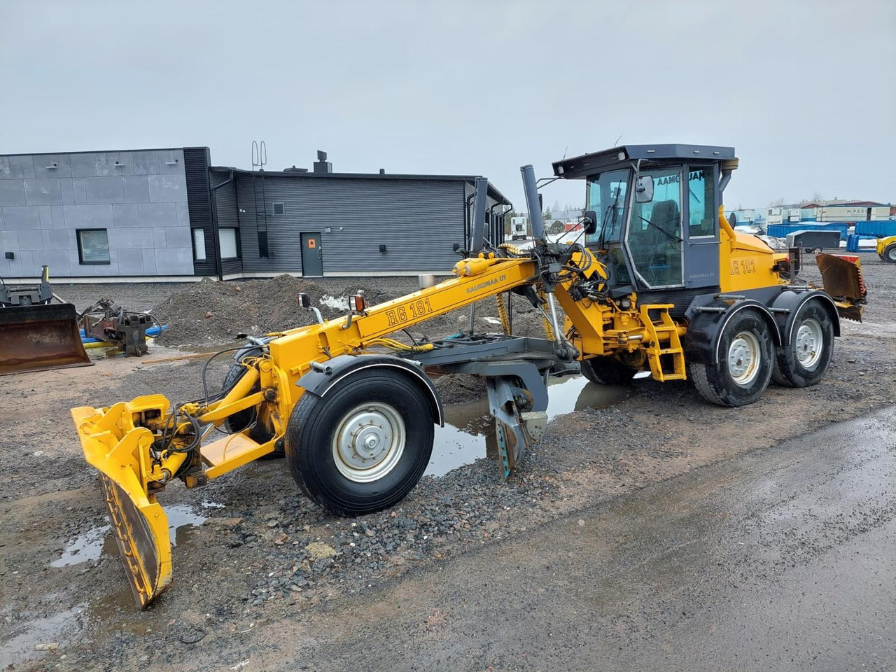 VAMMAS RG-181 - Tiehöylä: kuva VAMMAS RG-181 - Tiehöylä VAMMAS RG-181 - Tiehöylä: kuva VAMMAS RG-181 - Tiehöylä