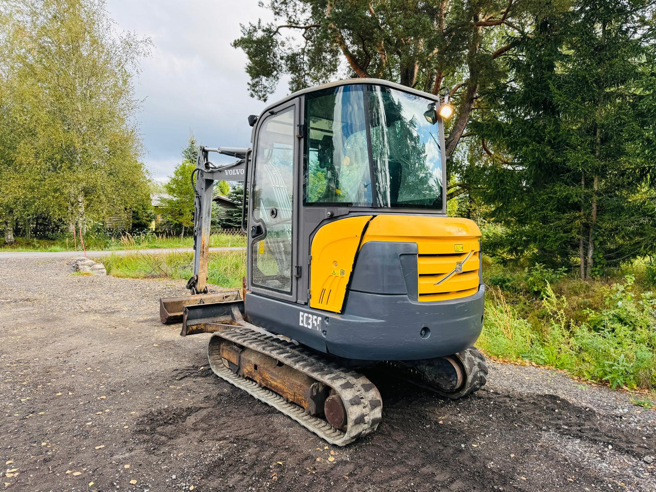 VOLVO EC35C - Minikuormaaja: kuva VOLVO EC35C - Minikuormaaja VOLVO EC35C - Minikuormaaja: kuva VOLVO EC35C - Minikuormaaja
