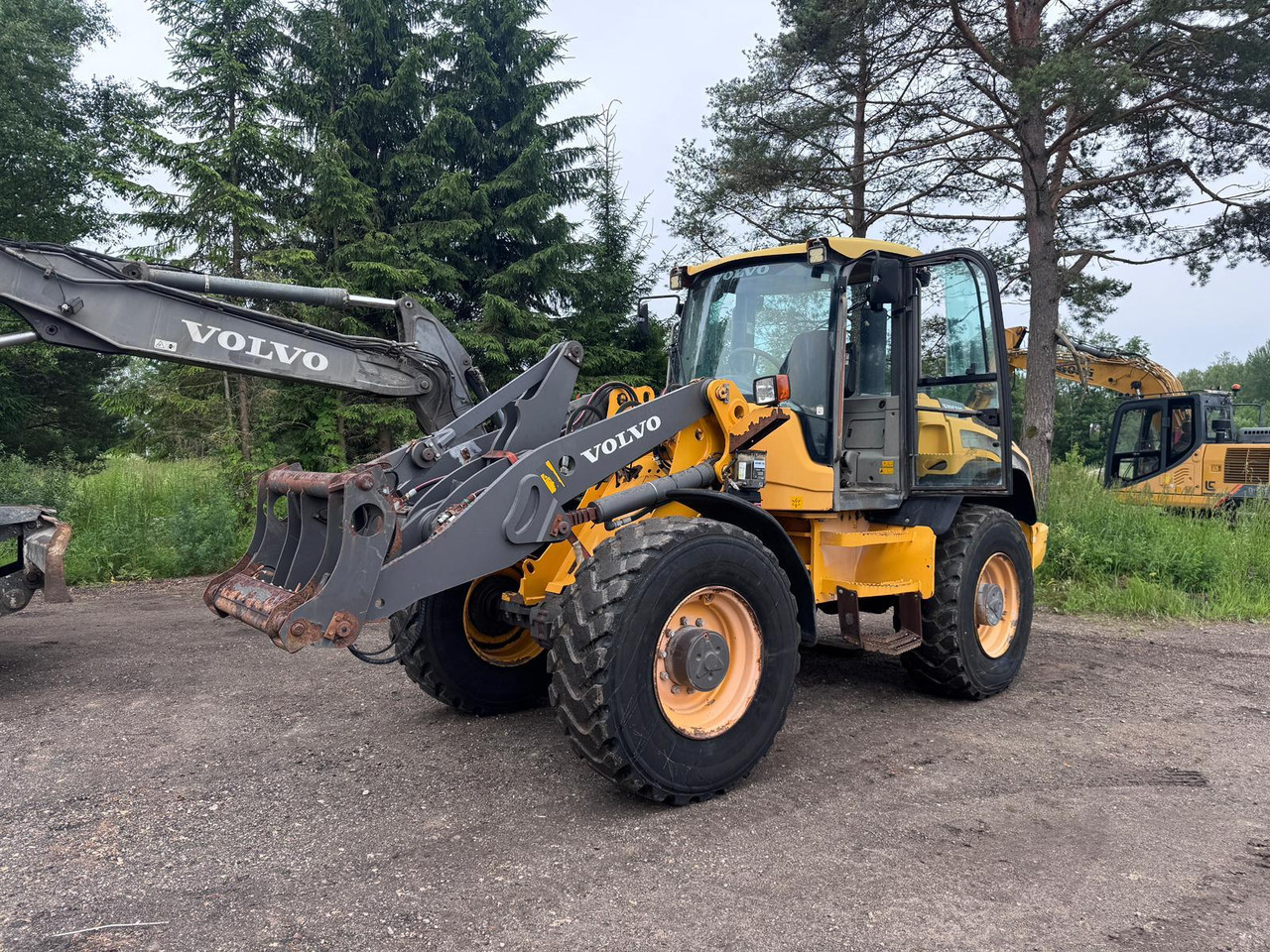 Volvo L45F-TP/S - Pyöräkuormaaja: kuva Volvo L45F-TP/S - Pyöräkuormaaja Volvo L45F-TP/S - Pyöräkuormaaja: kuva Volvo L45F-TP/S - Pyöräkuormaaja