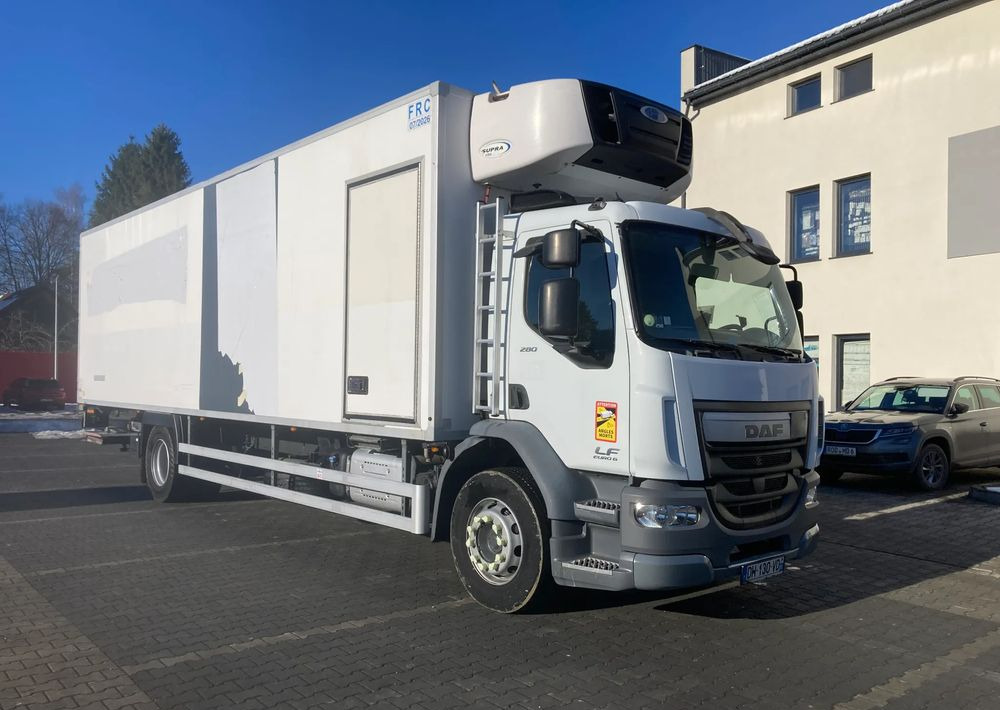 DAF Daf LF 18.280 chłodnia izoterma 22 palety - Refrigeraattori kuorma-auto: kuva DAF Daf LF 18.280 chłodnia izoterma 22 palety - Refrigeraattori kuorma-auto DAF Daf LF 18.280 chłodnia izoterma 22 palety - Refrigeraattori kuorma-auto: kuva DAF Daf LF 18.280 chłodnia izoterma 22 palety - Refrigeraattori kuorma-auto