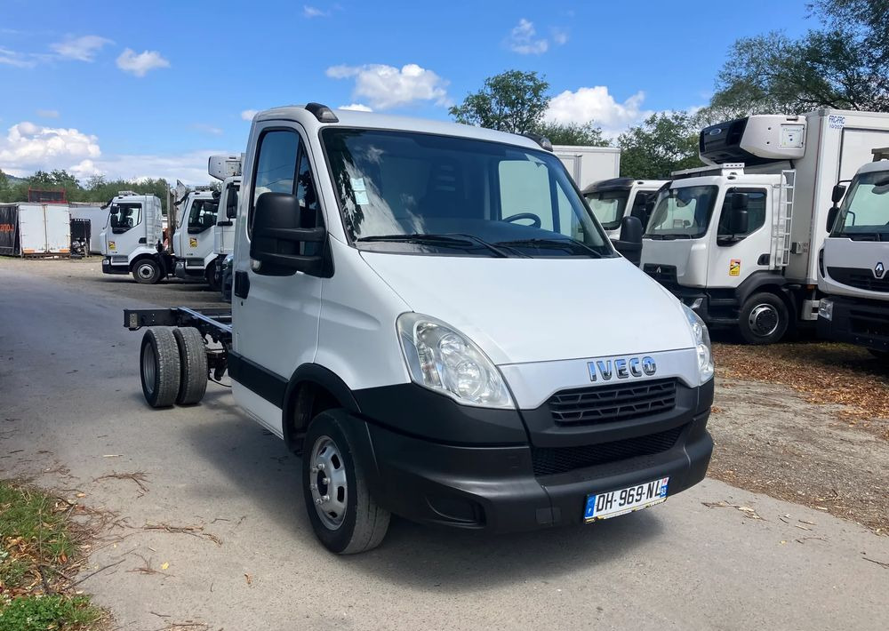Iveco DAILY 35C13 ramo do zabudowy kiper wywrotka - Kuorma-auto alusta: kuva Iveco DAILY 35C13 ramo do zabudowy kiper wywrotka - Kuorma-auto alusta Iveco DAILY 35C13 ramo do zabudowy kiper wywrotka - Kuorma-auto alusta: kuva Iveco DAILY 35C13 ramo do zabudowy kiper wywrotka - Kuorma-auto alusta