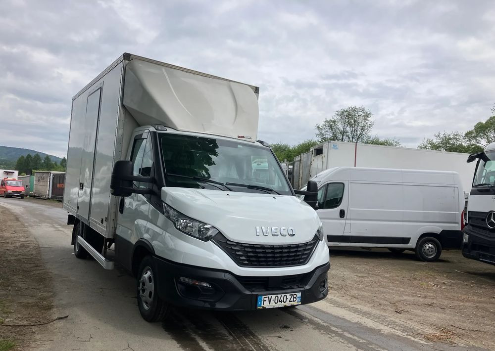 Iveco DAILY 35C16 kontener kurierka 3.0 silnik - Jakeluauto: kuva Iveco DAILY 35C16 kontener kurierka 3.0 silnik - Jakeluauto Iveco DAILY 35C16 kontener kurierka 3.0 silnik - Jakeluauto: kuva Iveco DAILY 35C16 kontener kurierka 3.0 silnik - Jakeluauto