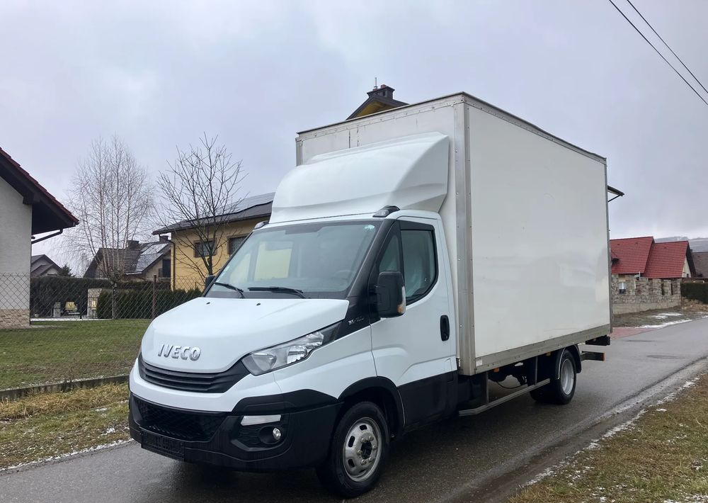 Iveco DAILY 35C16 kontener kurierka winda - Jakeluauto: kuva Iveco DAILY 35C16 kontener kurierka winda - Jakeluauto Iveco DAILY 35C16 kontener kurierka winda - Jakeluauto: kuva Iveco DAILY 35C16 kontener kurierka winda - Jakeluauto