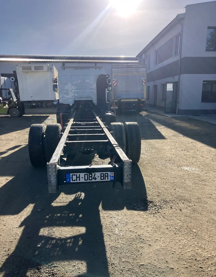 Renault RENAULT Premium 280 ramo do zabudowy - Kuorma-auto alusta: kuva Renault RENAULT Premium 280 ramo do zabudowy - Kuorma-auto alusta Renault RENAULT Premium 280 ramo do zabudowy - Kuorma-auto alusta: kuva Renault RENAULT Premium 280 ramo do zabudowy - Kuorma-auto alusta