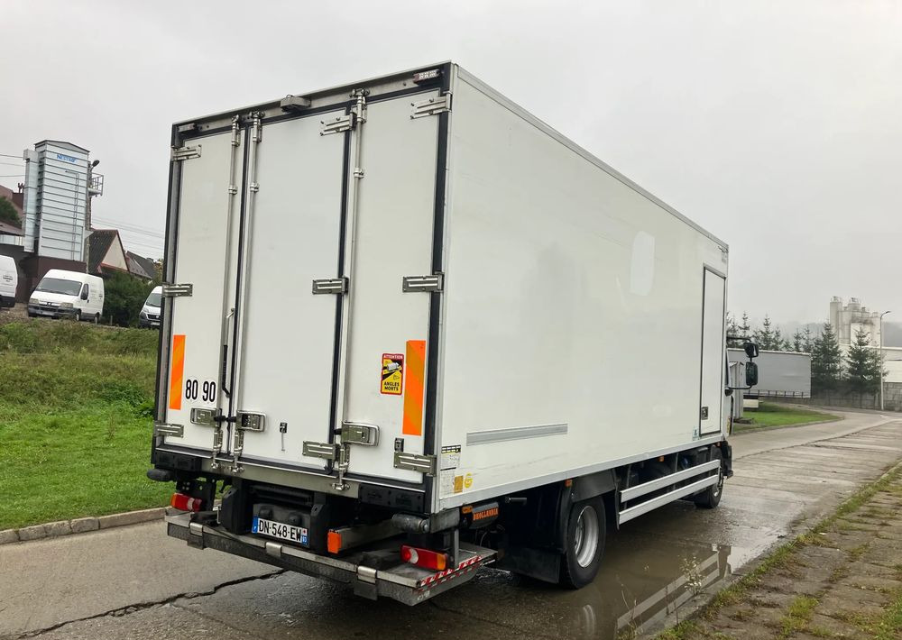 Renault Renault Gama D 240 chłodnia izoterma - Refrigeraattori kuorma-auto: kuva Renault Renault Gama D 240 chłodnia izoterma - Refrigeraattori kuorma-auto Renault Renault Gama D 240 chłodnia izoterma - Refrigeraattori kuorma-auto: kuva Renault Renault Gama D 240 chłodnia izoterma - Refrigeraattori kuorma-auto