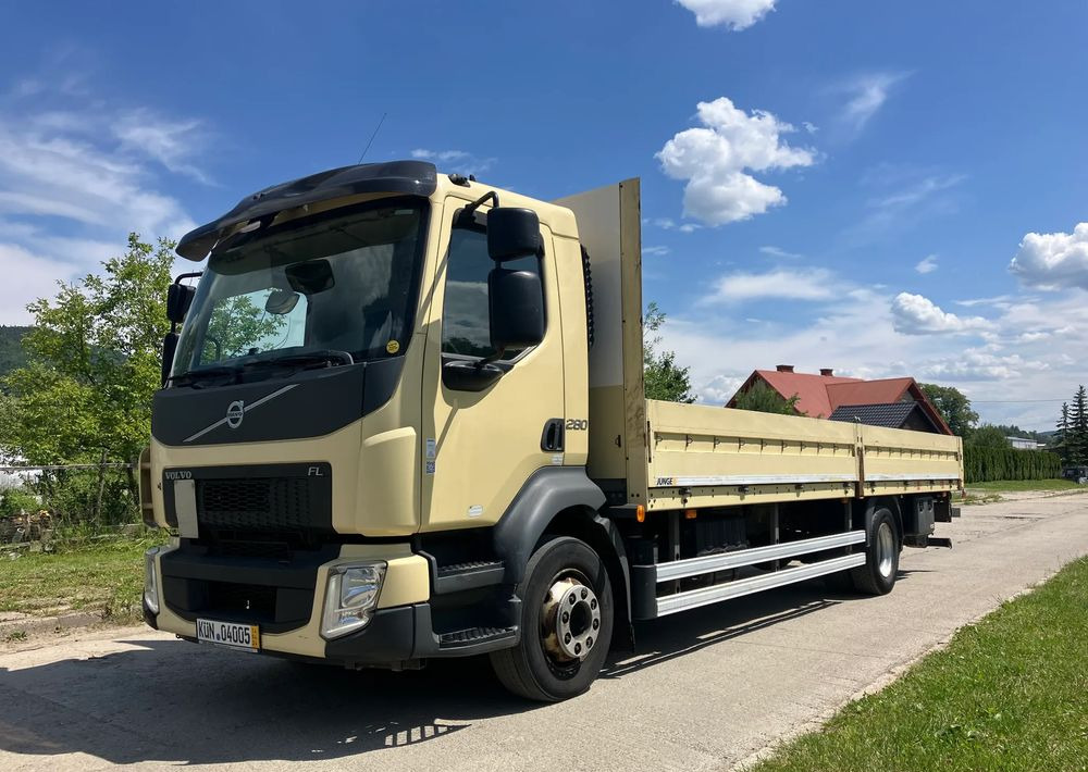 Volvo FL 280 skrzynia burtówka laweta - Lava-kuorma-auto: kuva Volvo FL 280 skrzynia burtówka laweta - Lava-kuorma-auto Volvo FL 280 skrzynia burtówka laweta - Lava-kuorma-auto: kuva Volvo FL 280 skrzynia burtówka laweta - Lava-kuorma-auto