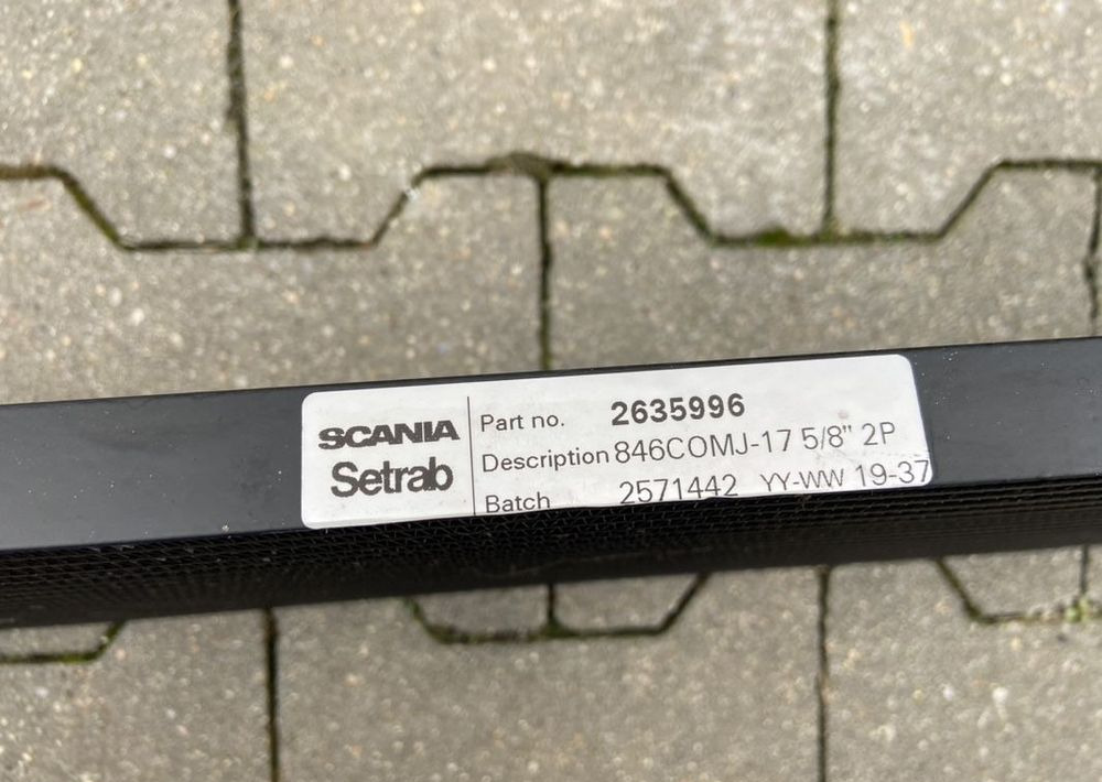 Chłodnica oleju Scania R S V8 2635996 - Öljynjäähdytin - Kuorma-auto: kuva Chłodnica oleju Scania R S V8 2635996 - Öljynjäähdytin - Kuorma-auto Chłodnica oleju Scania R S V8 2635996 - Öljynjäähdytin - Kuorma-auto: kuva Chłodnica oleju Scania R S V8 2635996 - Öljynjäähdytin - Kuorma-auto