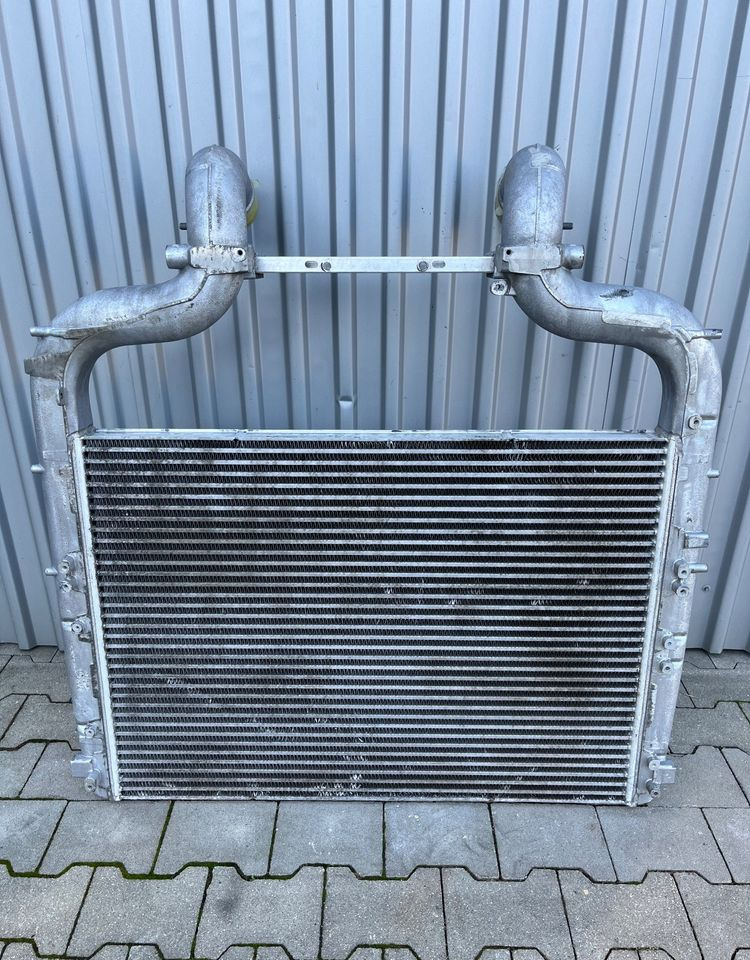 Intercooler DAF XF 106 euro 6 lift chłodnica powietrza 2021 - Jäähdytysjärjestelmä - Kuorma-auto: kuva Intercooler DAF XF 106 euro 6 lift chłodnica powietrza 2021 - Jäähdytysjärjestelmä - Kuorma-auto Intercooler DAF XF 106 euro 6 lift chłodnica powietrza 2021 - Jäähdytysjärjestelmä - Kuorma-auto: kuva Intercooler DAF XF 106 euro 6 lift chłodnica powietrza 2021 - Jäähdytysjärjestelmä - Kuorma-auto