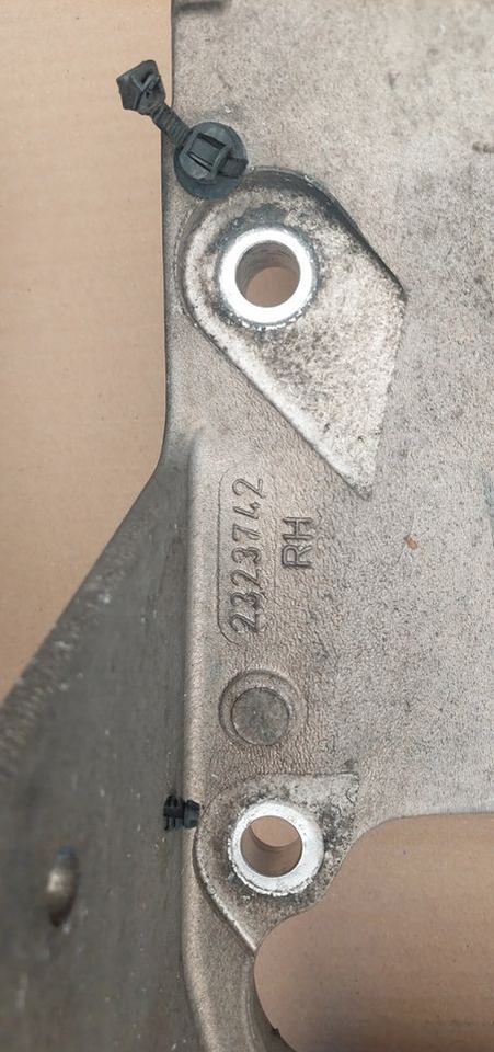 SCANIA R S MOCOWANIE ŁAPA ZAWIESZENIA KABINY 2323742 2323726 - Ohjaamon ripustus - Kuorma-auto: kuva SCANIA R S MOCOWANIE ŁAPA ZAWIESZENIA KABINY 2323742 2323726 - Ohjaamon ripustus - Kuorma-auto SCANIA R S MOCOWANIE ŁAPA ZAWIESZENIA KABINY 2323742 2323726 - Ohjaamon ripustus - Kuorma-auto: kuva SCANIA R S MOCOWANIE ŁAPA ZAWIESZENIA KABINY 2323742 2323726 - Ohjaamon ripustus - Kuorma-auto