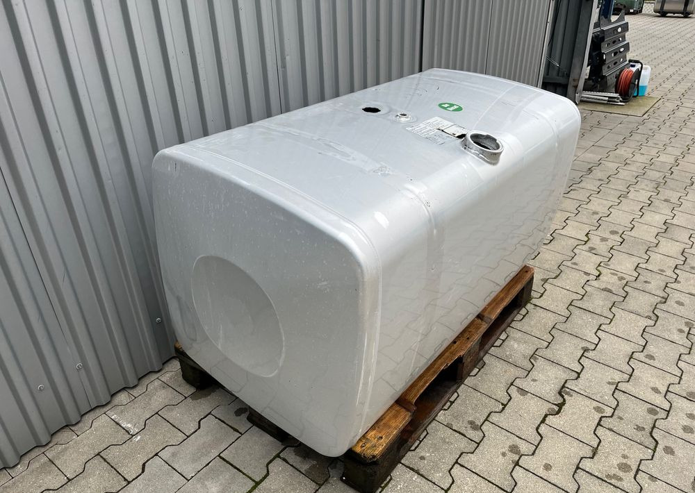 Zbiornik paliwa MAN TGX TGS 580 litrów bak - Polttoainejärjestelmä - Kuorma-auto: kuva Zbiornik paliwa MAN TGX TGS 580 litrów bak - Polttoainejärjestelmä - Kuorma-auto Zbiornik paliwa MAN TGX TGS 580 litrów bak - Polttoainejärjestelmä - Kuorma-auto: kuva Zbiornik paliwa MAN TGX TGS 580 litrów bak - Polttoainejärjestelmä - Kuorma-auto