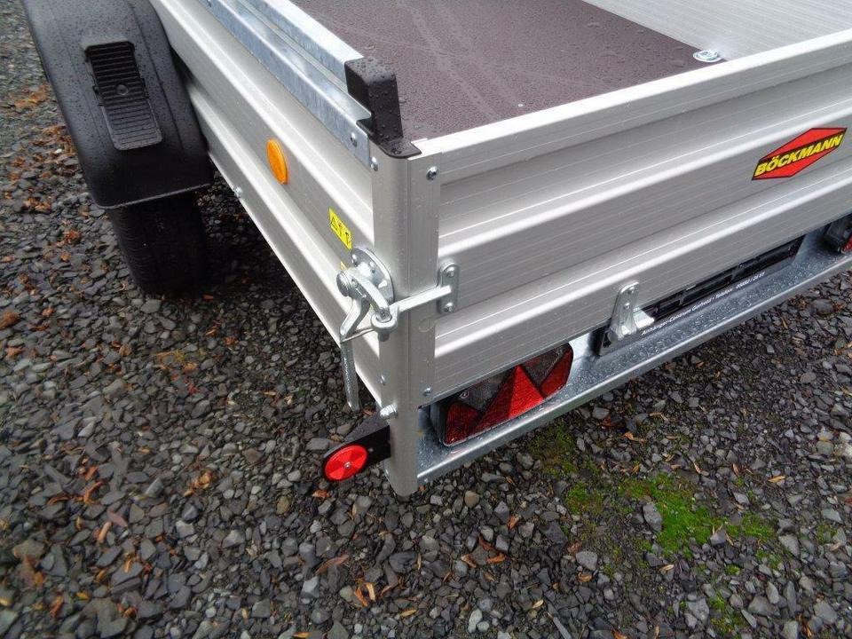 Peräkärry Böckmann PKW-Anhänger , 1,35to. Aluaufbau 100 km/h: kuva Peräkärry Böckmann PKW-Anhänger , 1,35to. Aluaufbau 100 km/h Peräkärry Böckmann PKW-Anhänger , 1,35to. Aluaufbau 100 km/h: kuva Peräkärry Böckmann PKW-Anhänger , 1,35to. Aluaufbau 100 km/h