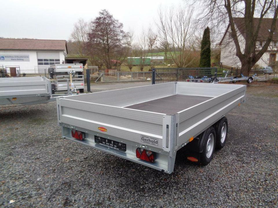 Böckmann PKW-Anhänger , 2,0 to. Hochlader, 100 km/h - Lavaperävaunu: kuva Böckmann PKW-Anhänger , 2,0 to. Hochlader, 100 km/h - Lavaperävaunu Böckmann PKW-Anhänger , 2,0 to. Hochlader, 100 km/h - Lavaperävaunu: kuva Böckmann PKW-Anhänger , 2,0 to. Hochlader, 100 km/h - Lavaperävaunu