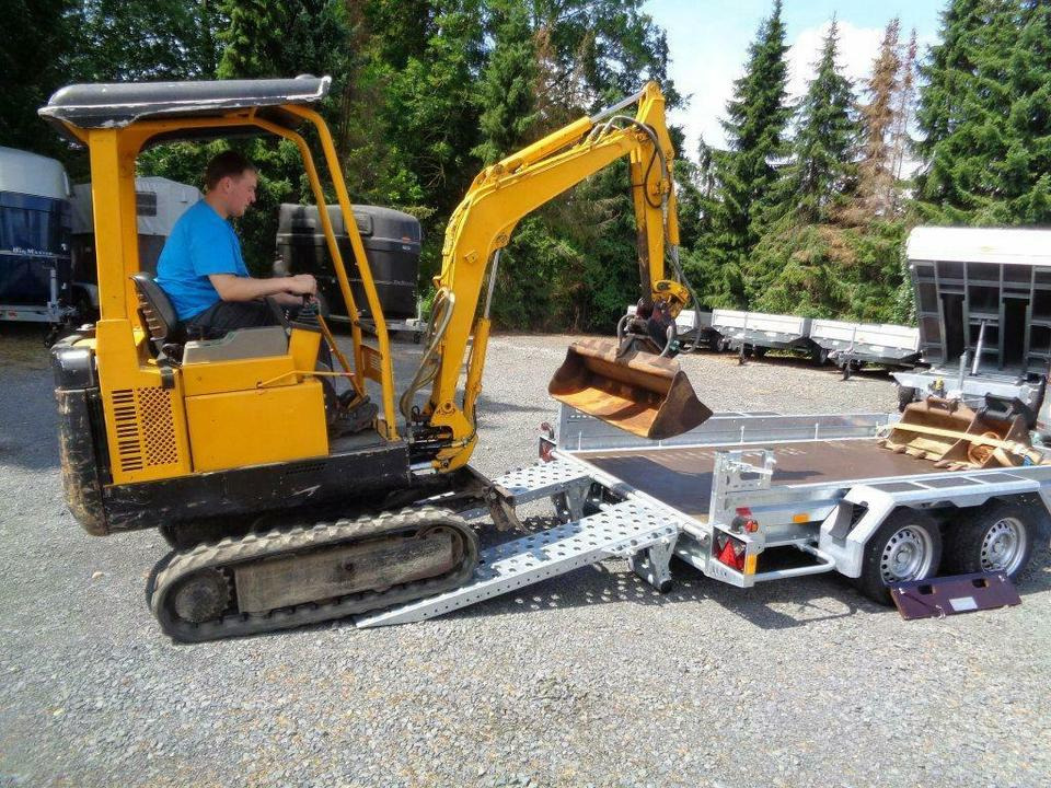 Koneenkuljetusvaunu Böckmann, PKW-Anhänger, Baumaschinentransporter, 3,5 to. 100 km/h: kuva Koneenkuljetusvaunu Böckmann, PKW-Anhänger, Baumaschinentransporter, 3,5 to. 100 km/h
