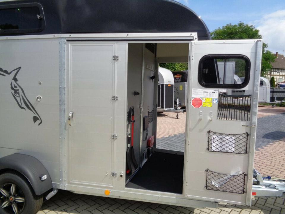 Hevostraileri Böckmann Pferdeanhänger Big Portax WCF Videokamera: kuva Hevostraileri Böckmann Pferdeanhänger Big Portax WCF Videokamera Hevostraileri Böckmann Pferdeanhänger Big Portax WCF Videokamera: kuva Hevostraileri Böckmann Pferdeanhänger Big Portax WCF Videokamera