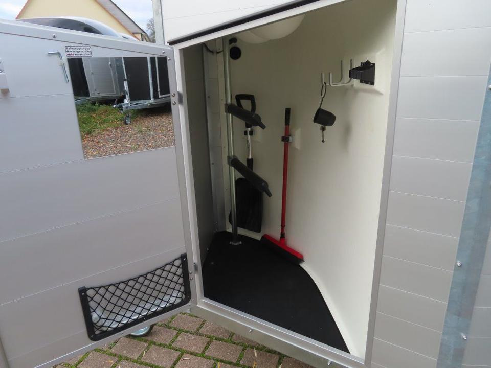 Böckmann Pferdeanhänger Champion Esprit ECO Sattelkammer - Hevostraileri: kuva Böckmann Pferdeanhänger Champion Esprit ECO Sattelkammer - Hevostraileri Böckmann Pferdeanhänger Champion Esprit ECO Sattelkammer - Hevostraileri: kuva Böckmann Pferdeanhänger Champion Esprit ECO Sattelkammer - Hevostraileri