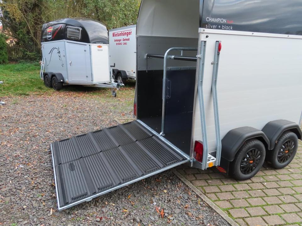 Hevostraileri Böckmann Pferdeanhänger, Champion, Esprit, Sattelkammer, 100 km/h: kuva Hevostraileri Böckmann Pferdeanhänger, Champion, Esprit, Sattelkammer, 100 km/h