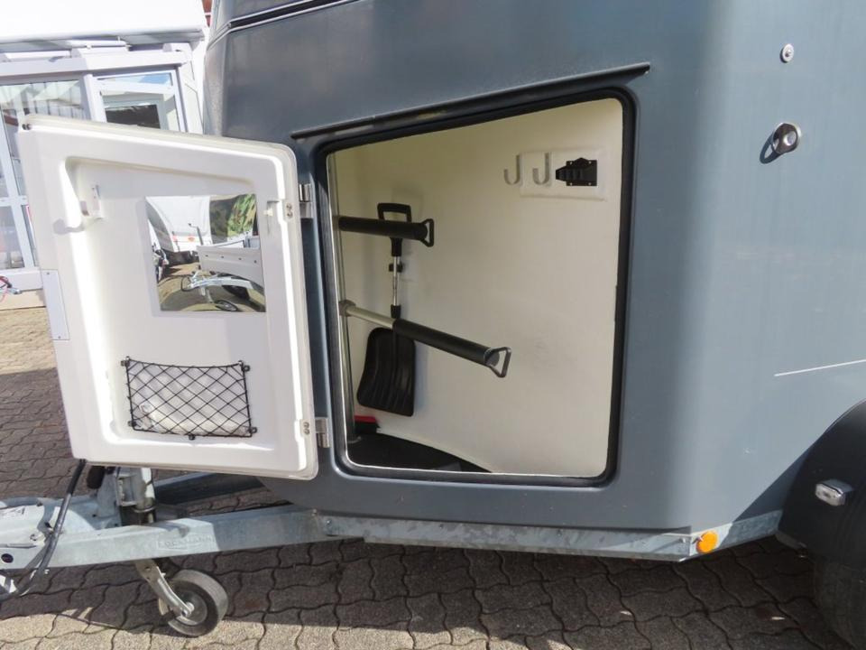 Böckmann, Pferdeanhänger, Comfort,CFF,,Aluboden, SaKa, 100 km/h - Hevostraileri: kuva Böckmann, Pferdeanhänger, Comfort,CFF,,Aluboden, SaKa, 100 km/h - Hevostraileri Böckmann, Pferdeanhänger, Comfort,CFF,,Aluboden, SaKa, 100 km/h - Hevostraileri: kuva Böckmann, Pferdeanhänger, Comfort,CFF,,Aluboden, SaKa, 100 km/h - Hevostraileri