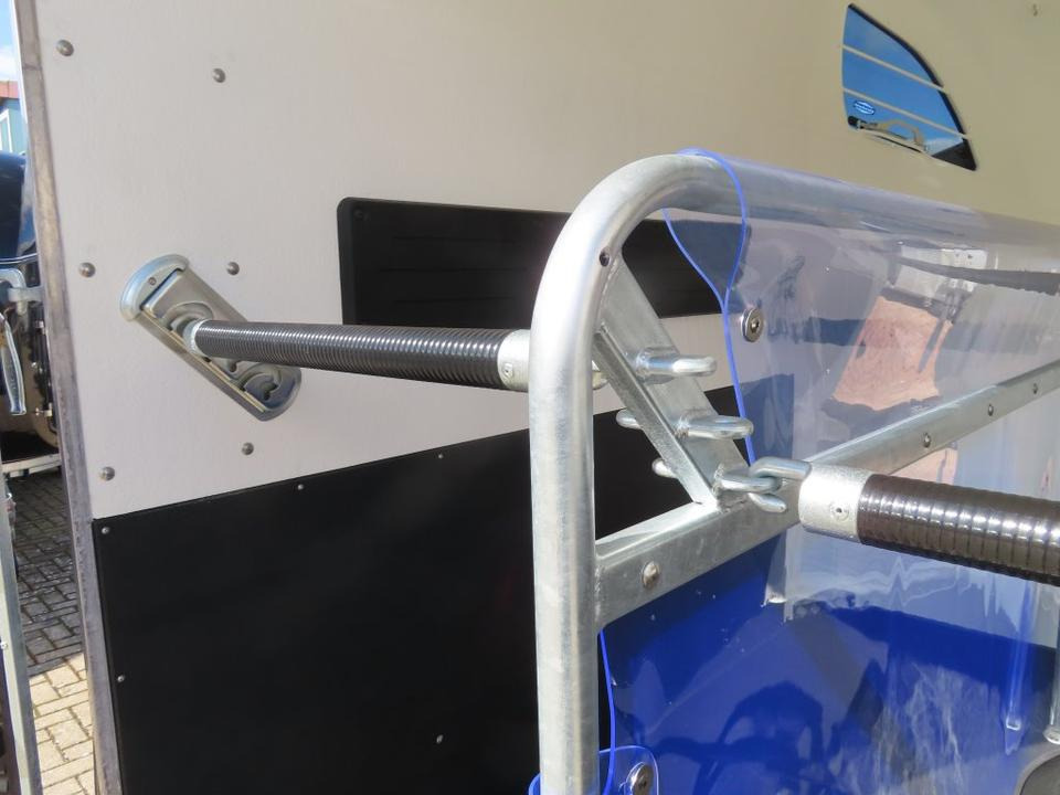 Böckmann Pferdeanhänger, Comfort, Flügeltür,100 km/h,Aluboden - Hevostraileri: kuva Böckmann Pferdeanhänger, Comfort, Flügeltür,100 km/h,Aluboden - Hevostraileri Böckmann Pferdeanhänger, Comfort, Flügeltür,100 km/h,Aluboden - Hevostraileri: kuva Böckmann Pferdeanhänger, Comfort, Flügeltür,100 km/h,Aluboden - Hevostraileri