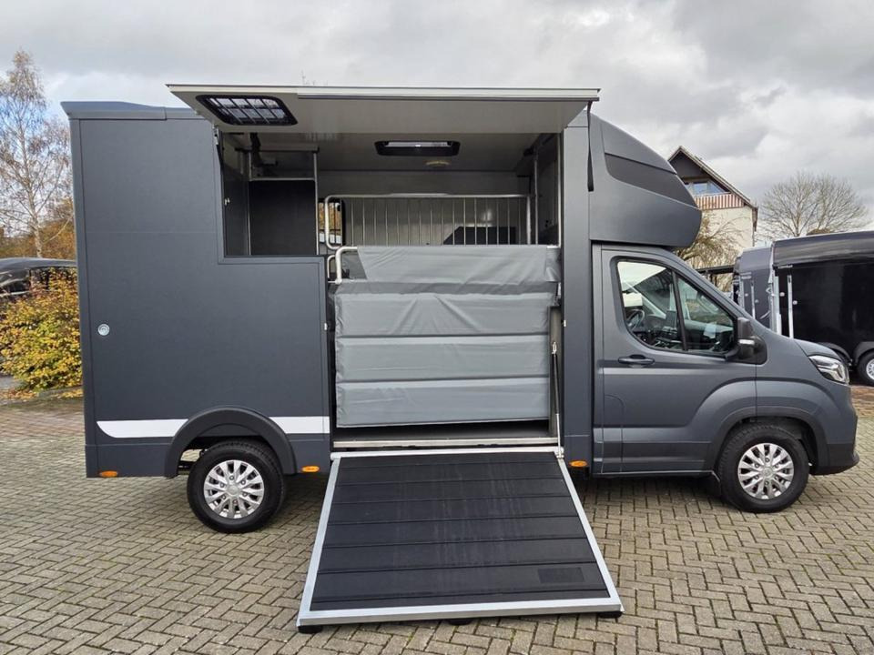 MSG Stablehopper Pferdetransporter Pferdeanhänger Böckmann - Hevosauto: kuva MSG Stablehopper Pferdetransporter Pferdeanhänger Böckmann - Hevosauto MSG Stablehopper Pferdetransporter Pferdeanhänger Böckmann - Hevosauto: kuva MSG Stablehopper Pferdetransporter Pferdeanhänger Böckmann - Hevosauto