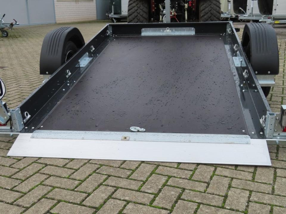 PKW Absenkanhänger, Unsinn, 750 kg, ungebremst, 100 km/h - Peräkärry: kuva PKW Absenkanhänger, Unsinn, 750 kg, ungebremst, 100 km/h - Peräkärry PKW Absenkanhänger, Unsinn, 750 kg, ungebremst, 100 km/h - Peräkärry: kuva PKW Absenkanhänger, Unsinn, 750 kg, ungebremst, 100 km/h - Peräkärry