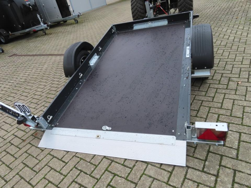 PKW Absenkanhänger, Unsinn, 750 kg, ungebremst, 100 km/h - Peräkärry: kuva PKW Absenkanhänger, Unsinn, 750 kg, ungebremst, 100 km/h - Peräkärry PKW Absenkanhänger, Unsinn, 750 kg, ungebremst, 100 km/h - Peräkärry: kuva PKW Absenkanhänger, Unsinn, 750 kg, ungebremst, 100 km/h - Peräkärry