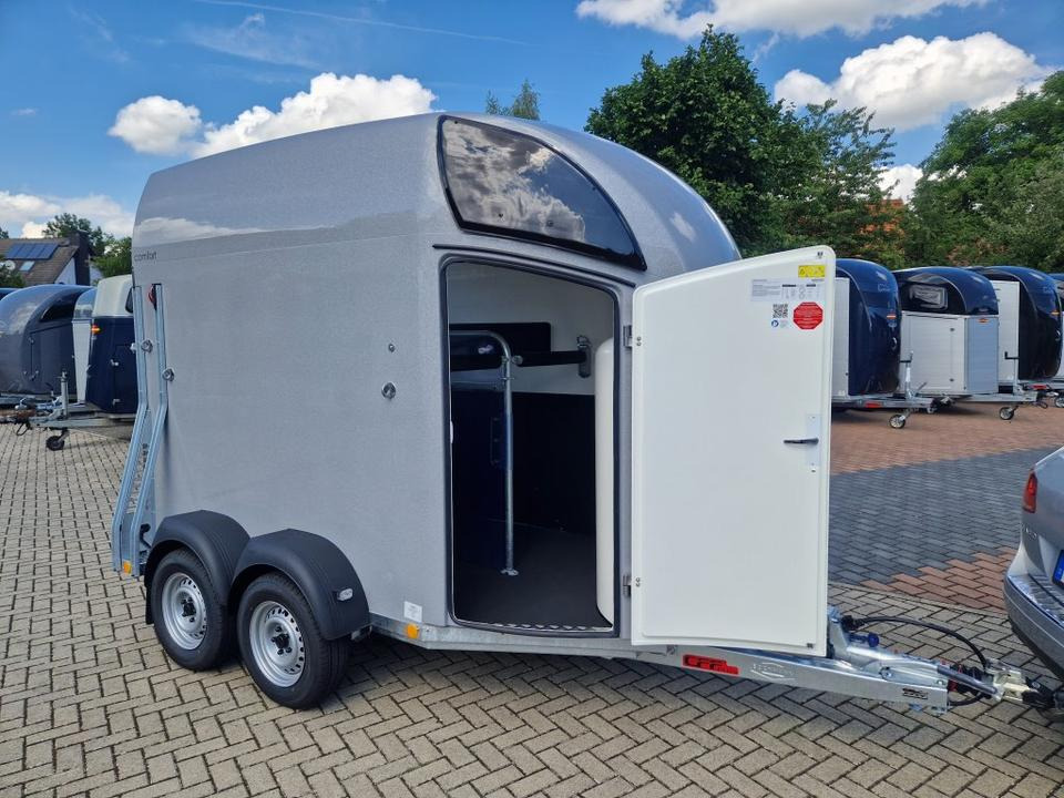 Pferdeanhänger Böckmann Comfort 23 Sattelkammer Aluboden 100km/h - Hevostraileri: kuva Pferdeanhänger Böckmann Comfort 23 Sattelkammer Aluboden 100km/h - Hevostraileri Pferdeanhänger Böckmann Comfort 23 Sattelkammer Aluboden 100km/h - Hevostraileri: kuva Pferdeanhänger Böckmann Comfort 23 Sattelkammer Aluboden 100km/h - Hevostraileri