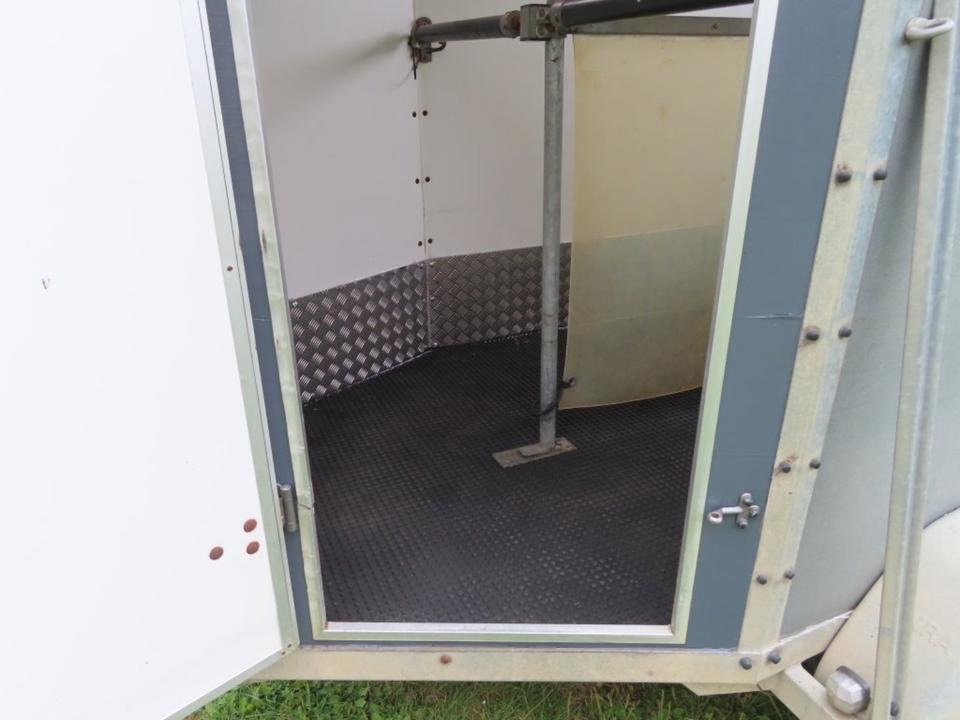 Vieh - Pferdeanhänger, PKW Anhänger, Henra, TÜV NEU - Hevostraileri: kuva Vieh - Pferdeanhänger, PKW Anhänger, Henra, TÜV NEU - Hevostraileri Vieh - Pferdeanhänger, PKW Anhänger, Henra, TÜV NEU - Hevostraileri: kuva Vieh - Pferdeanhänger, PKW Anhänger, Henra, TÜV NEU - Hevostraileri