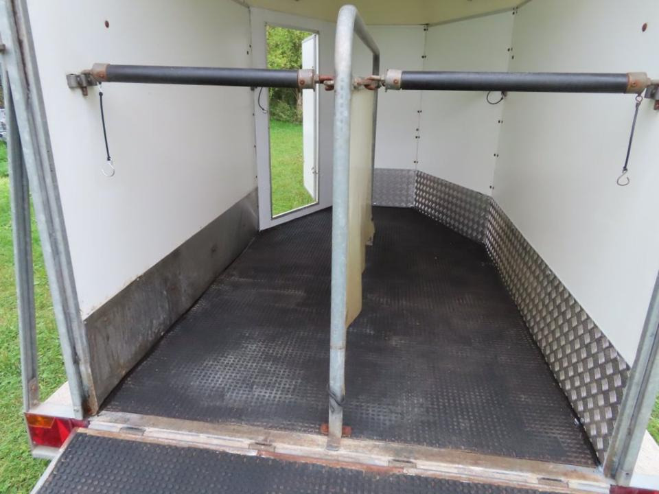 Vieh - Pferdeanhänger, PKW Anhänger, Henra, TÜV NEU - Hevostraileri: kuva Vieh - Pferdeanhänger, PKW Anhänger, Henra, TÜV NEU - Hevostraileri Vieh - Pferdeanhänger, PKW Anhänger, Henra, TÜV NEU - Hevostraileri: kuva Vieh - Pferdeanhänger, PKW Anhänger, Henra, TÜV NEU - Hevostraileri