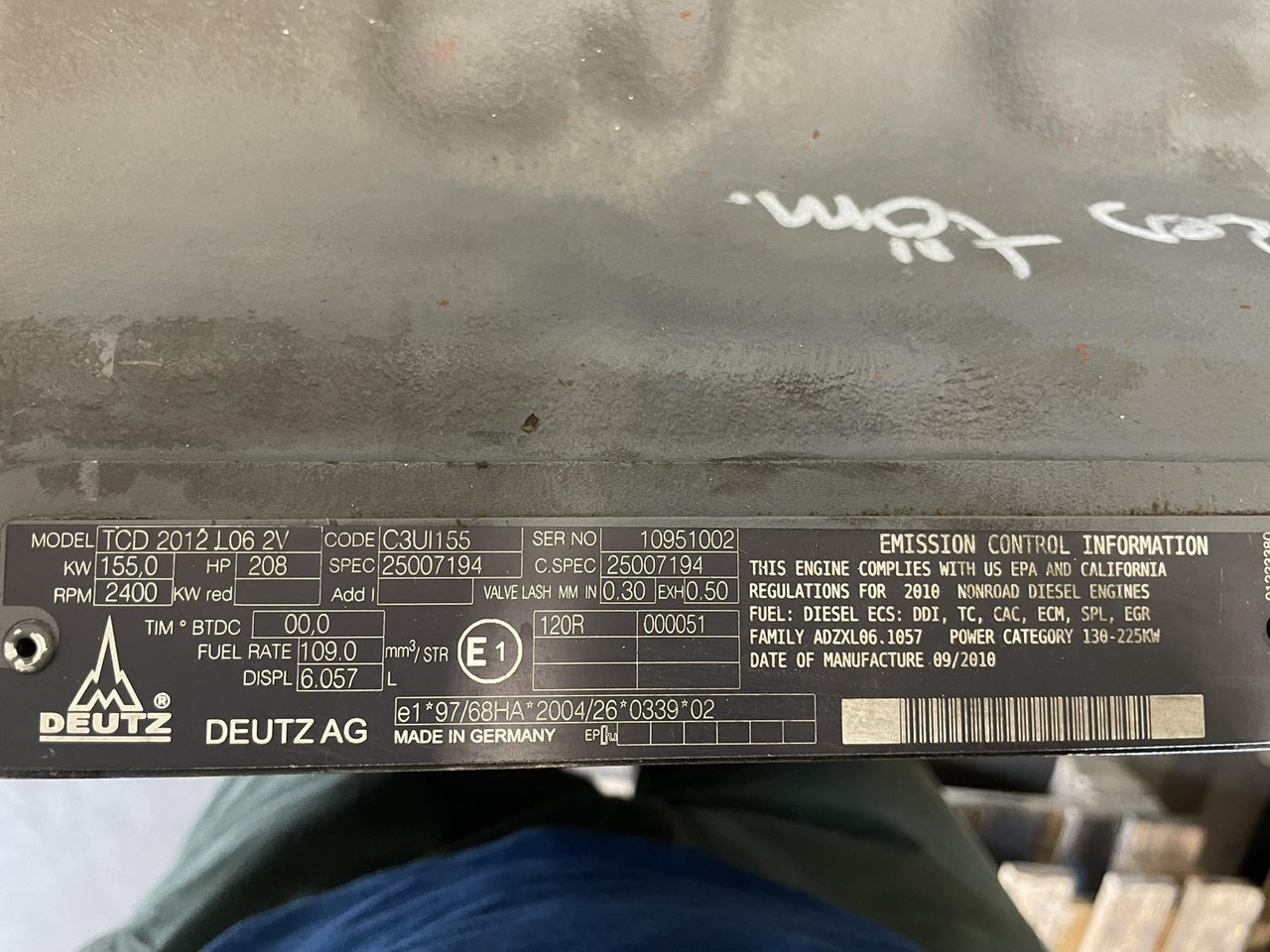 Deutz TCD 2012 L06 2V remanufactured short engine - Moottori - Teollisuuden kone: kuva Deutz TCD 2012 L06 2V remanufactured short engine - Moottori - Teollisuuden kone Deutz TCD 2012 L06 2V remanufactured short engine - Moottori - Teollisuuden kone: kuva Deutz TCD 2012 L06 2V remanufactured short engine - Moottori - Teollisuuden kone