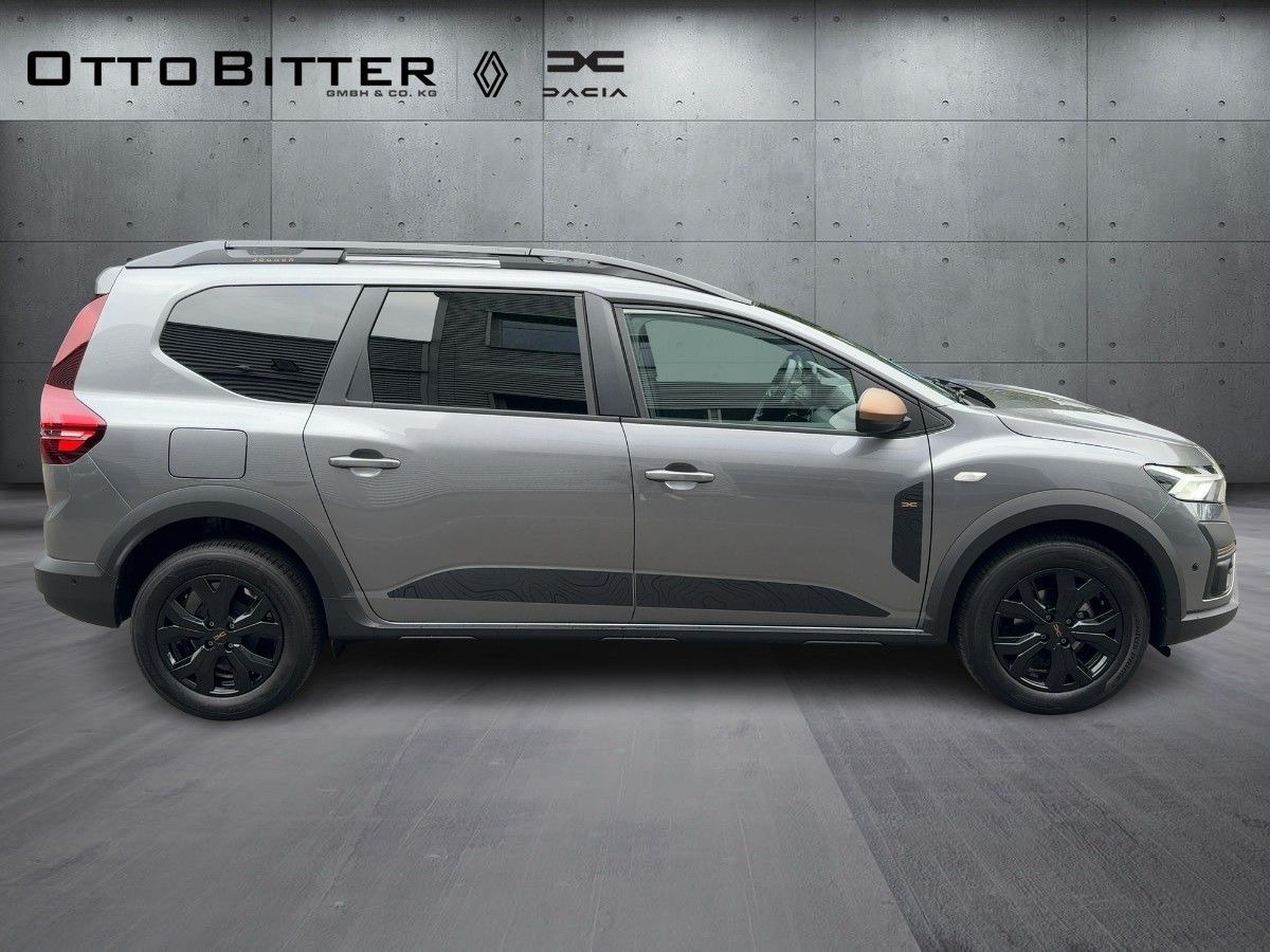 Dacia Jogger Extreme TCe110 5-Sitze CITY-PAKET/NAVI - Farmari: kuva Dacia Jogger Extreme TCe110 5-Sitze CITY-PAKET/NAVI - Farmari Dacia Jogger Extreme TCe110 5-Sitze CITY-PAKET/NAVI - Farmari: kuva Dacia Jogger Extreme TCe110 5-Sitze CITY-PAKET/NAVI - Farmari