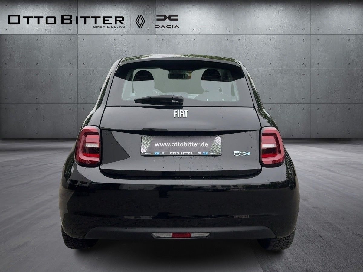 Fiat 500e Icon Elektro 16"ALU/NAVI/SCHNELLADER-50KW - Sedan: kuva Fiat 500e Icon Elektro 16"ALU/NAVI/SCHNELLADER-50KW - Sedan Fiat 500e Icon Elektro 16"ALU/NAVI/SCHNELLADER-50KW - Sedan: kuva Fiat 500e Icon Elektro 16"ALU/NAVI/SCHNELLADER-50KW - Sedan
