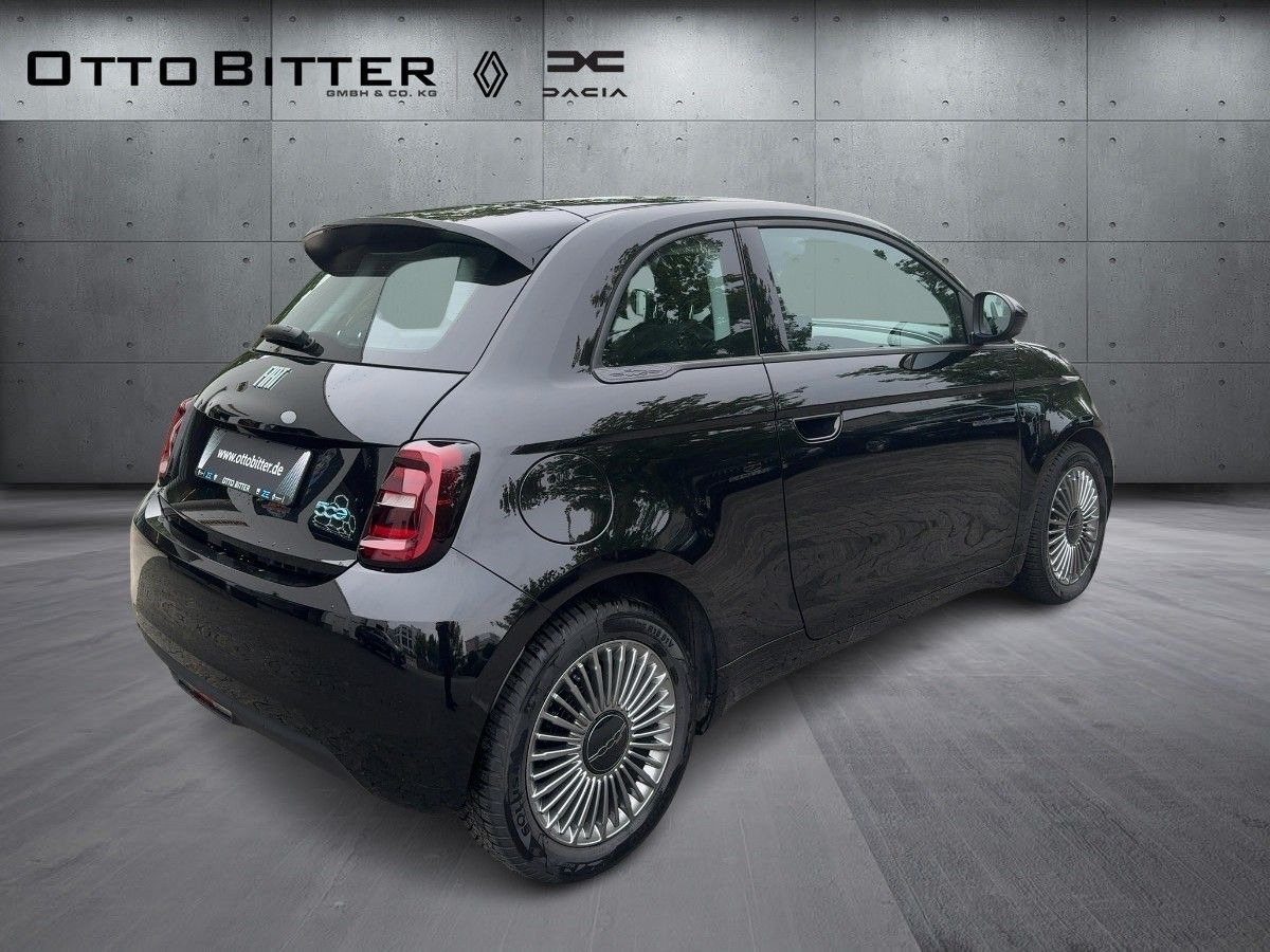 Fiat 500e Icon Elektro 16"ALU/NAVI/SCHNELLADER-50KW - Sedan: kuva Fiat 500e Icon Elektro 16"ALU/NAVI/SCHNELLADER-50KW - Sedan Fiat 500e Icon Elektro 16"ALU/NAVI/SCHNELLADER-50KW - Sedan: kuva Fiat 500e Icon Elektro 16"ALU/NAVI/SCHNELLADER-50KW - Sedan