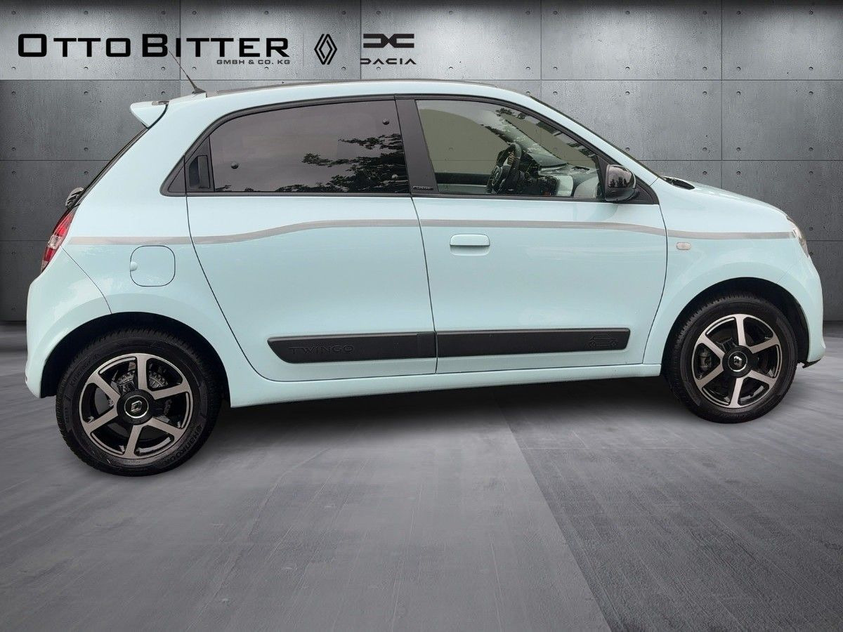 Renault Twingo SCe70 Limited FALTSCHIEBEDACH/SITZH/GJR - Henkilöauto: kuva Renault Twingo SCe70 Limited FALTSCHIEBEDACH/SITZH/GJR - Henkilöauto Renault Twingo SCe70 Limited FALTSCHIEBEDACH/SITZH/GJR - Henkilöauto: kuva Renault Twingo SCe70 Limited FALTSCHIEBEDACH/SITZH/GJR - Henkilöauto