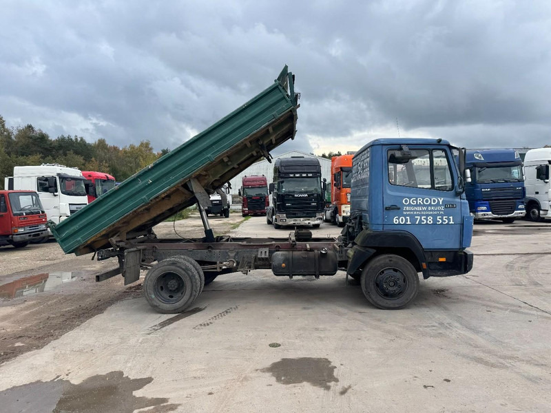 Mercedes-Benz SK 814 (6 CYLINDER / STEEL SUSPENSION / MANUAL PUMP / 3-SIDE TIPPER) - Kippiauto kuorma-auto: kuva Mercedes-Benz SK 814 (6 CYLINDER / STEEL SUSPENSION / MANUAL PUMP / 3-SIDE TIPPER) - Kippiauto kuorma-auto Mercedes-Benz SK 814 (6 CYLINDER / STEEL SUSPENSION / MANUAL PUMP / 3-SIDE TIPPER) - Kippiauto kuorma-auto: kuva Mercedes-Benz SK 814 (6 CYLINDER / STEEL SUSPENSION / MANUAL PUMP / 3-SIDE TIPPER) - Kippiauto kuorma-auto