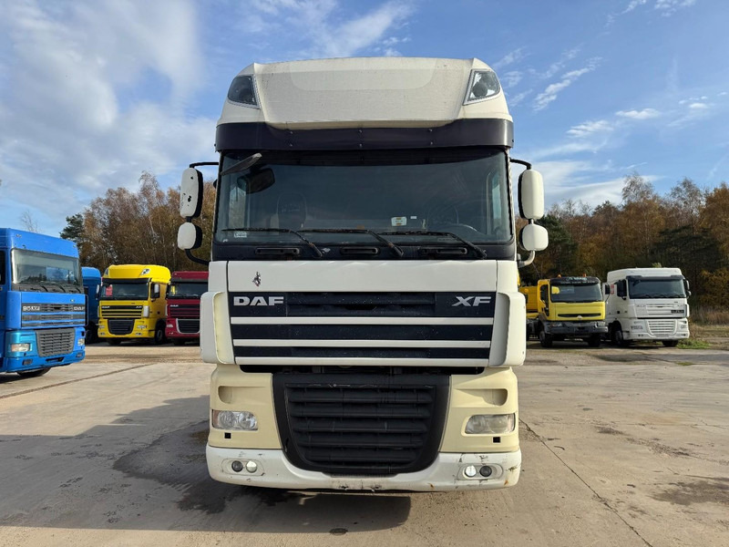 DAF 105 XF 460 Super Space Cab (MANUAL GEARBOX / BOITE MANUELLE) - Vetopöytäauto: kuva DAF 105 XF 460 Super Space Cab (MANUAL GEARBOX / BOITE MANUELLE) - Vetopöytäauto DAF 105 XF 460 Super Space Cab (MANUAL GEARBOX / BOITE MANUELLE) - Vetopöytäauto: kuva DAF 105 XF 460 Super Space Cab (MANUAL GEARBOX / BOITE MANUELLE) - Vetopöytäauto