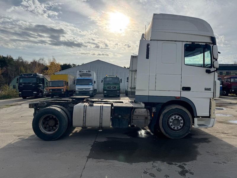 DAF 105 XF 460 Super Space Cab (MANUAL GEARBOX / BOITE MANUELLE) - Vetopöytäauto: kuva DAF 105 XF 460 Super Space Cab (MANUAL GEARBOX / BOITE MANUELLE) - Vetopöytäauto DAF 105 XF 460 Super Space Cab (MANUAL GEARBOX / BOITE MANUELLE) - Vetopöytäauto: kuva DAF 105 XF 460 Super Space Cab (MANUAL GEARBOX / BOITE MANUELLE) - Vetopöytäauto