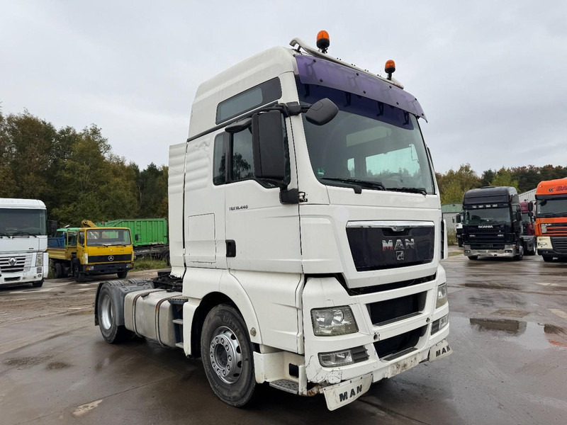 MAN TGX 18.440 (MANUAL GEARBOX / BOITE MANUELLE / PTO / HYDRAULIQUE POUR BENNE) - Vetopöytäauto: kuva MAN TGX 18.440 (MANUAL GEARBOX / BOITE MANUELLE / PTO / HYDRAULIQUE POUR BENNE) - Vetopöytäauto MAN TGX 18.440 (MANUAL GEARBOX / BOITE MANUELLE / PTO / HYDRAULIQUE POUR BENNE) - Vetopöytäauto: kuva MAN TGX 18.440 (MANUAL GEARBOX / BOITE MANUELLE / PTO / HYDRAULIQUE POUR BENNE) - Vetopöytäauto