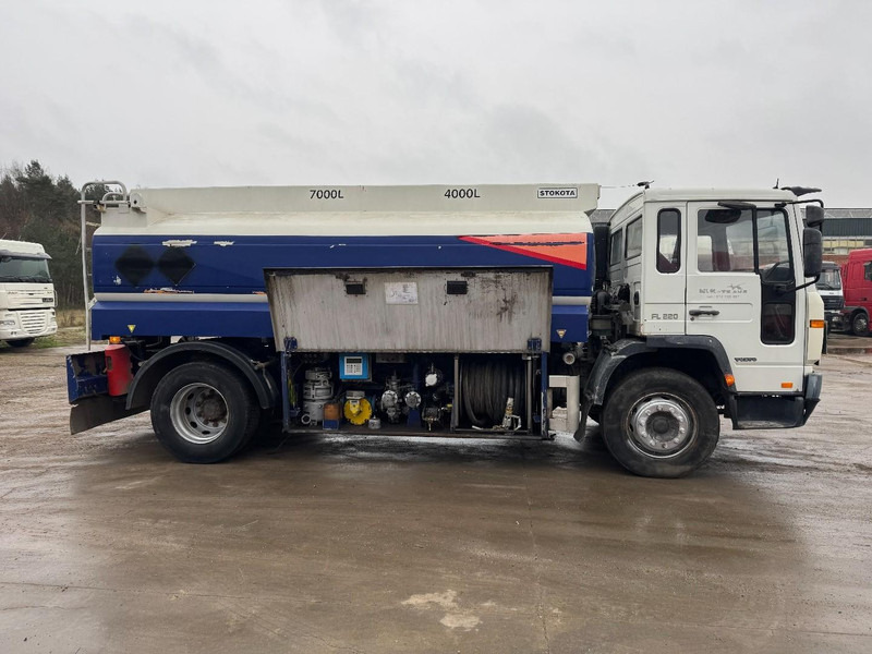Volvo FL 6 - 220 (11000 L / 2 COMPARTMENTS / 18 TON / MANUAL GEARBOX / PERFECT) - Säiliöauto: kuva Volvo FL 6 - 220 (11000 L / 2 COMPARTMENTS / 18 TON / MANUAL GEARBOX / PERFECT) - Säiliöauto Volvo FL 6 - 220 (11000 L / 2 COMPARTMENTS / 18 TON / MANUAL GEARBOX / PERFECT) - Säiliöauto: kuva Volvo FL 6 - 220 (11000 L / 2 COMPARTMENTS / 18 TON / MANUAL GEARBOX / PERFECT) - Säiliöauto