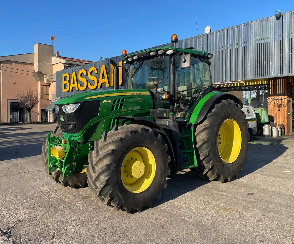 JOHN DEERE 6145 R - Traktori: kuva JOHN DEERE 6145 R - Traktori JOHN DEERE 6145 R - Traktori: kuva JOHN DEERE 6145 R - Traktori