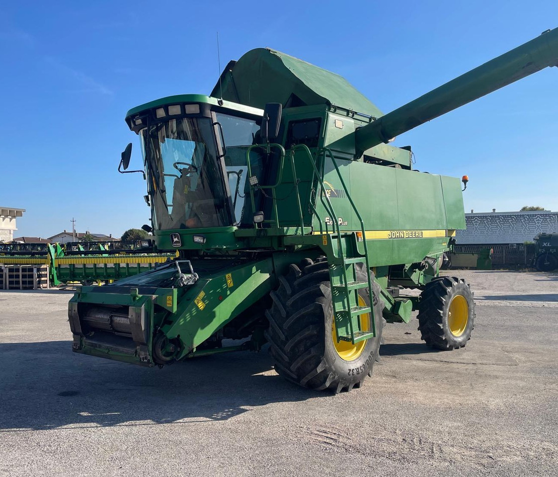 JOHN DEERE MIETITREBBIA CTS - Leikkuupuimuri: kuva JOHN DEERE MIETITREBBIA CTS - Leikkuupuimuri JOHN DEERE MIETITREBBIA CTS - Leikkuupuimuri: kuva JOHN DEERE MIETITREBBIA CTS - Leikkuupuimuri