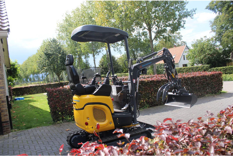 Eurotrac HE 12 servo - Minikuormaaja: kuva Eurotrac HE 12 servo - Minikuormaaja Eurotrac HE 12 servo - Minikuormaaja: kuva Eurotrac HE 12 servo - Minikuormaaja