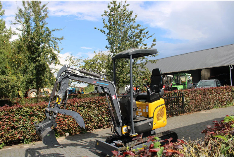 Eurotrac HE 12 servo - Minikuormaaja: kuva Eurotrac HE 12 servo - Minikuormaaja Eurotrac HE 12 servo - Minikuormaaja: kuva Eurotrac HE 12 servo - Minikuormaaja