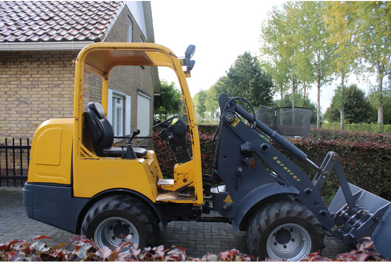 Eurotrac W12s - Kuormaaja: kuva Eurotrac W12s - Kuormaaja Eurotrac W12s - Kuormaaja: kuva Eurotrac W12s - Kuormaaja