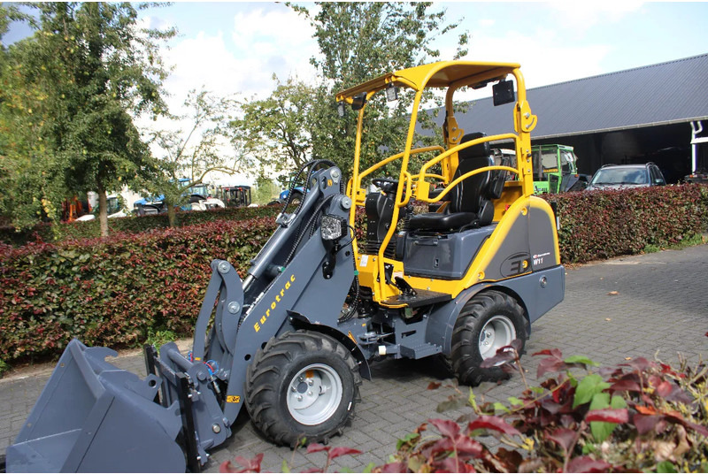 Eurotrac w11 M OOK W12S OP VOORRAAD - Liukuohjattu telakuormaaja: kuva Eurotrac w11 M OOK W12S OP VOORRAAD - Liukuohjattu telakuormaaja Eurotrac w11 M OOK W12S OP VOORRAAD - Liukuohjattu telakuormaaja: kuva Eurotrac w11 M OOK W12S OP VOORRAAD - Liukuohjattu telakuormaaja