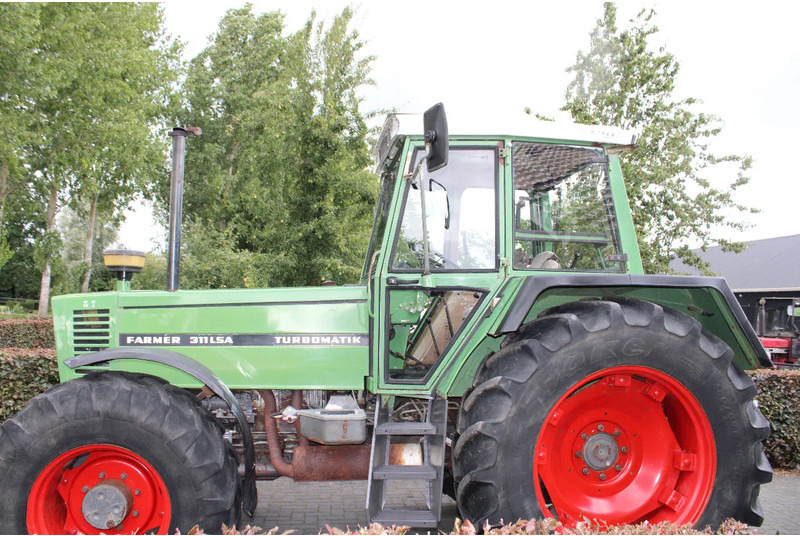 Fendt 311 LSA - Traktori: kuva Fendt 311 LSA - Traktori Fendt 311 LSA - Traktori: kuva Fendt 311 LSA - Traktori