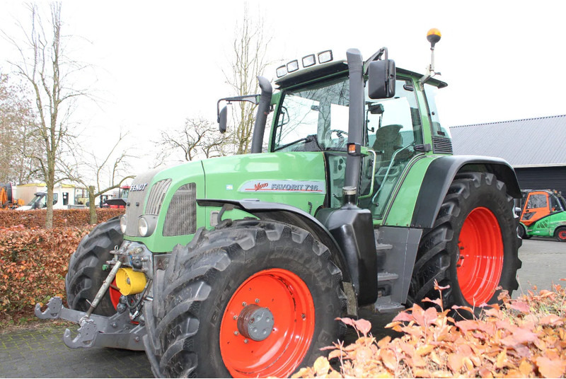 Fendt FAVORIT 716 VARIO Favorit 716 vario - Traktori: kuva Fendt FAVORIT 716 VARIO Favorit 716 vario - Traktori Fendt FAVORIT 716 VARIO Favorit 716 vario - Traktori: kuva Fendt FAVORIT 716 VARIO Favorit 716 vario - Traktori