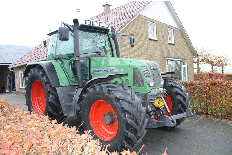 Fendt FAVORIT 716 VARIO Favorit 716 vario - Traktori: kuva Fendt FAVORIT 716 VARIO Favorit 716 vario - Traktori Fendt FAVORIT 716 VARIO Favorit 716 vario - Traktori: kuva Fendt FAVORIT 716 VARIO Favorit 716 vario - Traktori