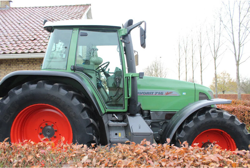 Fendt FAVORIT 716 VARIO Favorit 716 vario - Traktori: kuva Fendt FAVORIT 716 VARIO Favorit 716 vario - Traktori Fendt FAVORIT 716 VARIO Favorit 716 vario - Traktori: kuva Fendt FAVORIT 716 VARIO Favorit 716 vario - Traktori