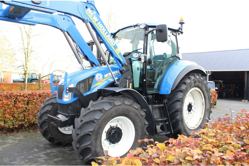 New Holland T5.105 Met voorlader - Traktori: kuva New Holland T5.105 Met voorlader - Traktori New Holland T5.105 Met voorlader - Traktori: kuva New Holland T5.105 Met voorlader - Traktori