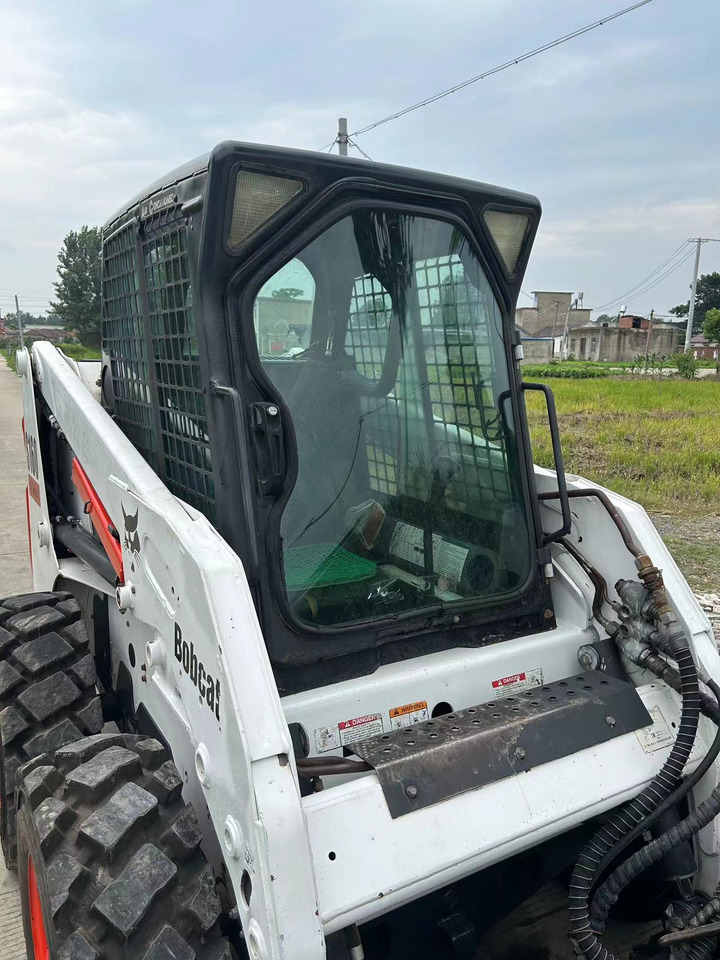 BOBCAT S160 - Liukuohjattu kuormaaja: kuva BOBCAT S160 - Liukuohjattu kuormaaja BOBCAT S160 - Liukuohjattu kuormaaja: kuva BOBCAT S160 - Liukuohjattu kuormaaja
